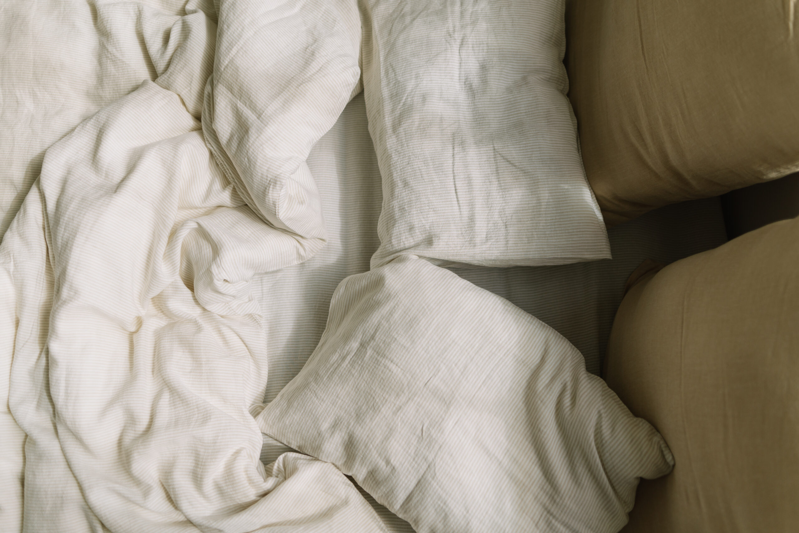 Set Natural Small Stripes Fețe de Pernă 60x60 și Husă Pilotă 200x220